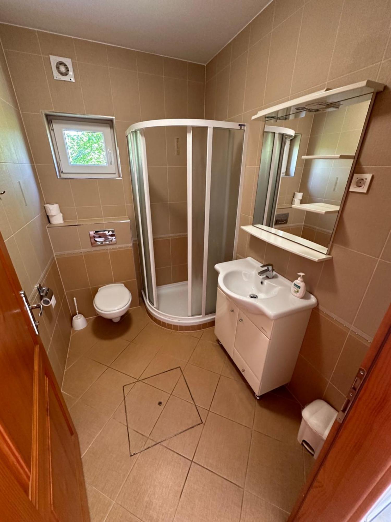 Apartments Suster Stari Trg ob Kolpi Екстериор снимка