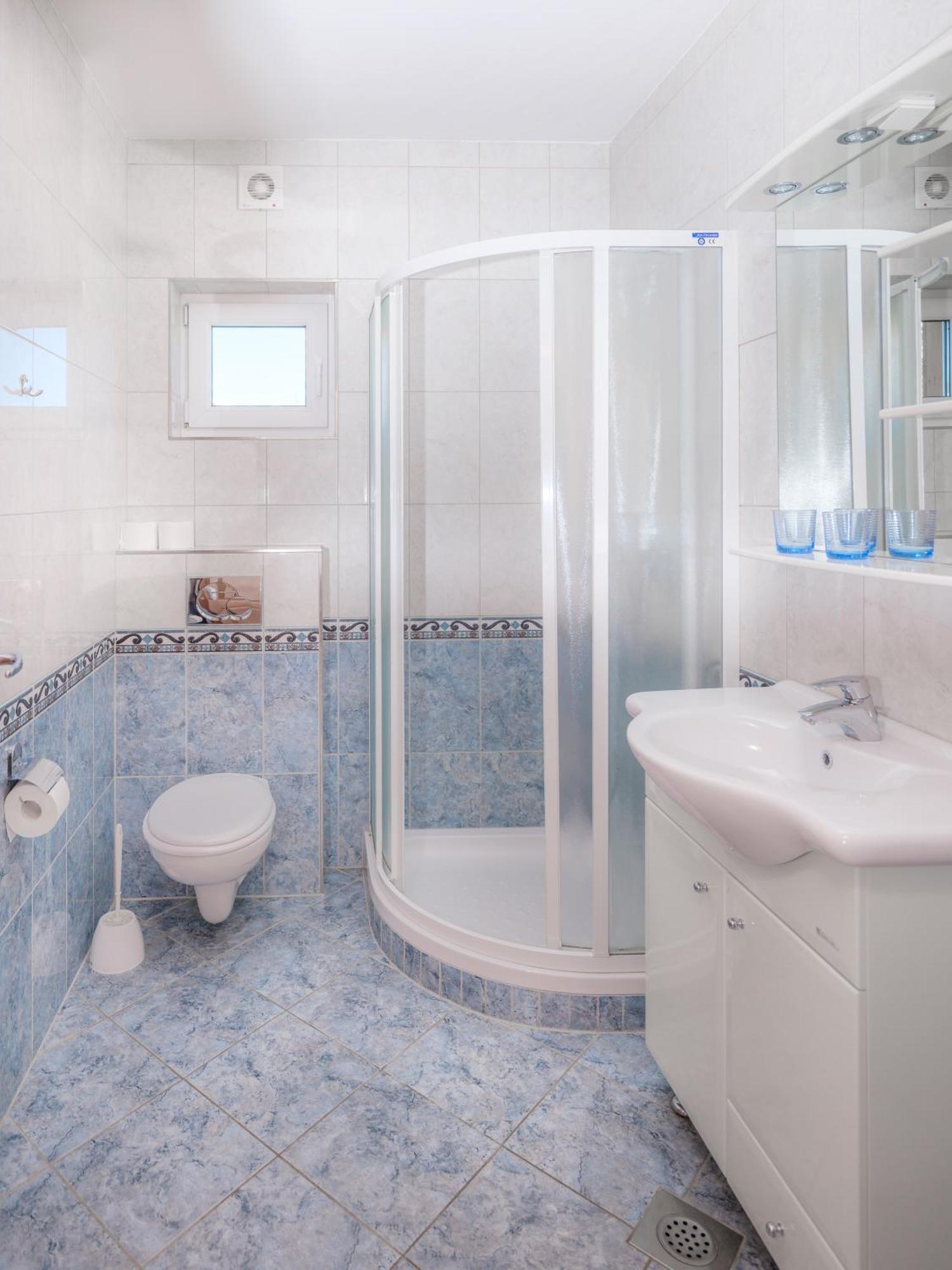 Apartments Suster Stari Trg ob Kolpi Екстериор снимка