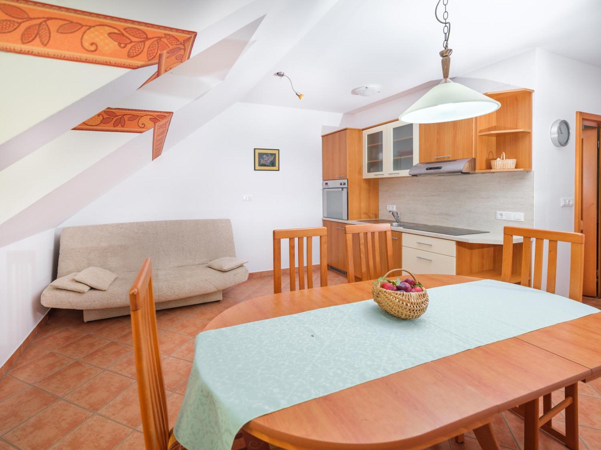 Apartments Suster Stari Trg ob Kolpi Екстериор снимка