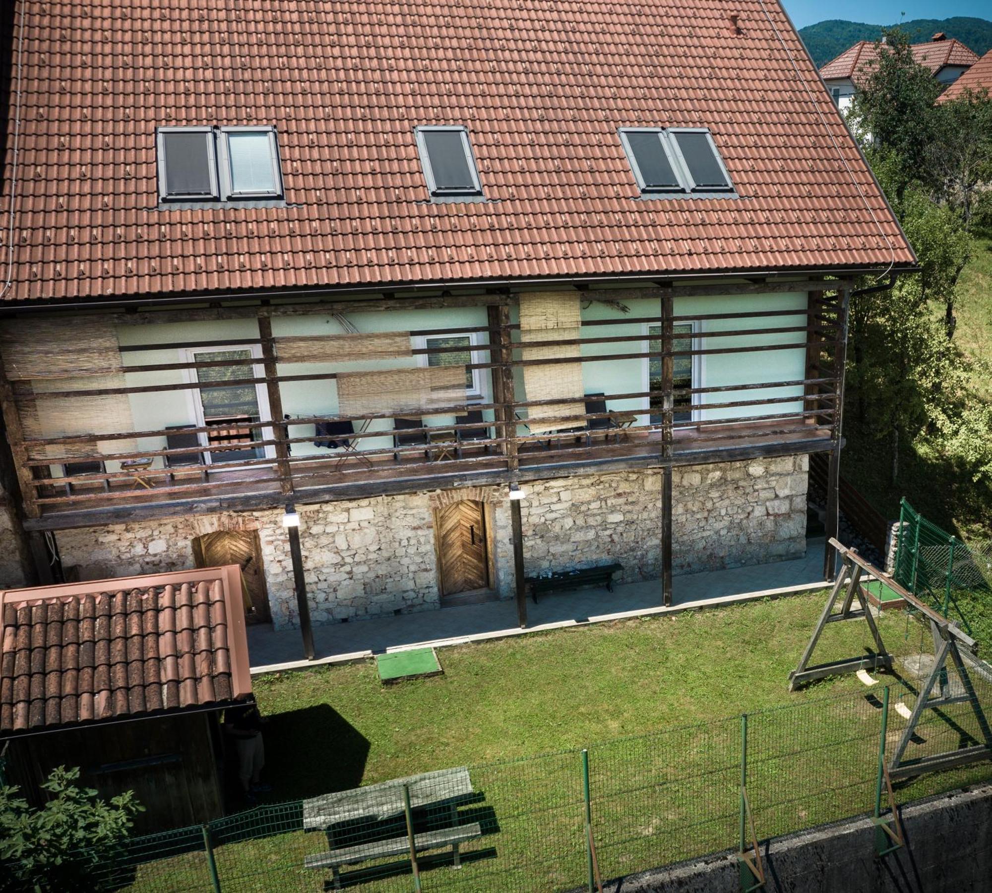 Apartments Suster Stari Trg ob Kolpi Екстериор снимка